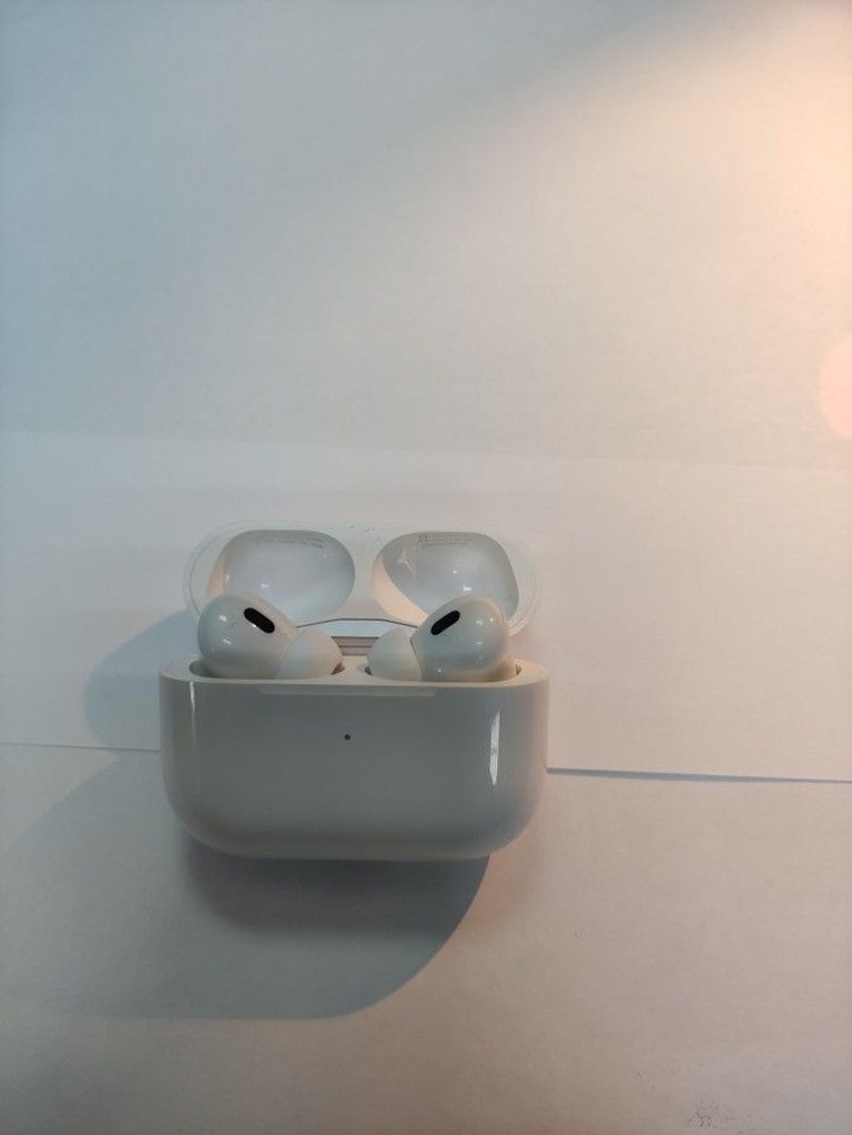 Купить Apple airpods pro 2nd generation with magsafe charging case usb-c Б/У