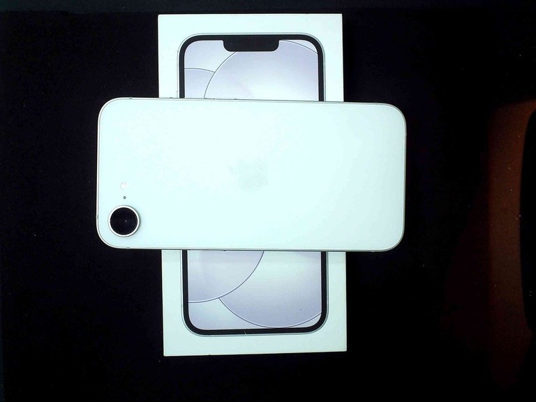 Дешево Apple iPhone 17e 256GB White з ломбарду