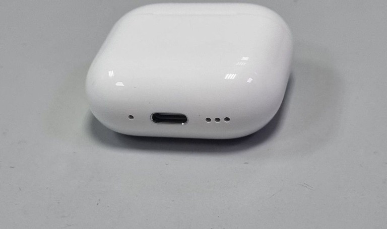 Apple airpods 4 with active noise cancellation Код:01-201035438. Изображение 6
