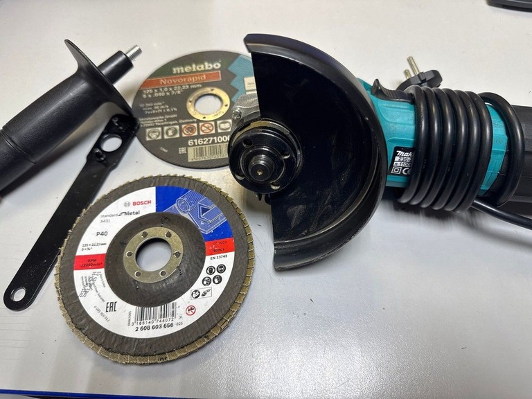Оголошення Makita GA5030 Б/У