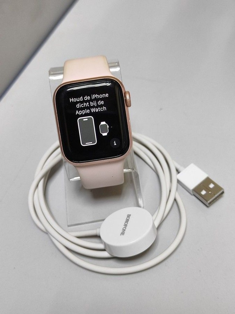 Купити Apple watch se gps 40mm aluminum case Б/У