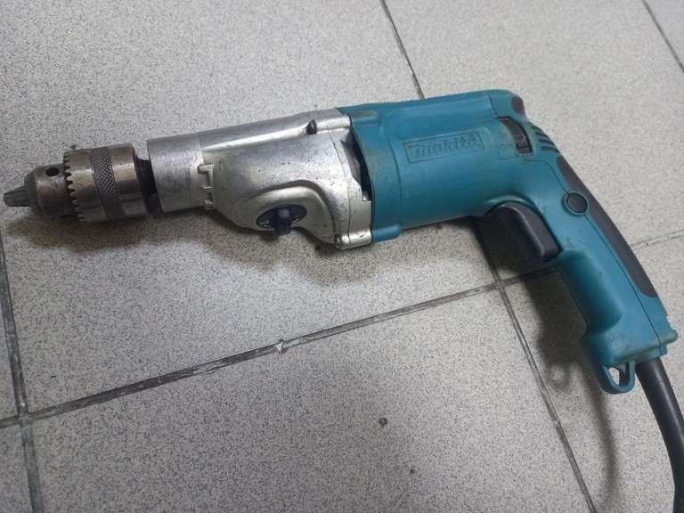 Оголошення Makita HP2070 Б/У