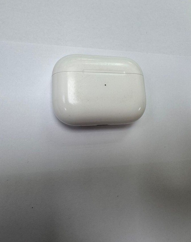 Купити Apple airpods pro 2nd generation with magsafe charging case usb-c Б/У