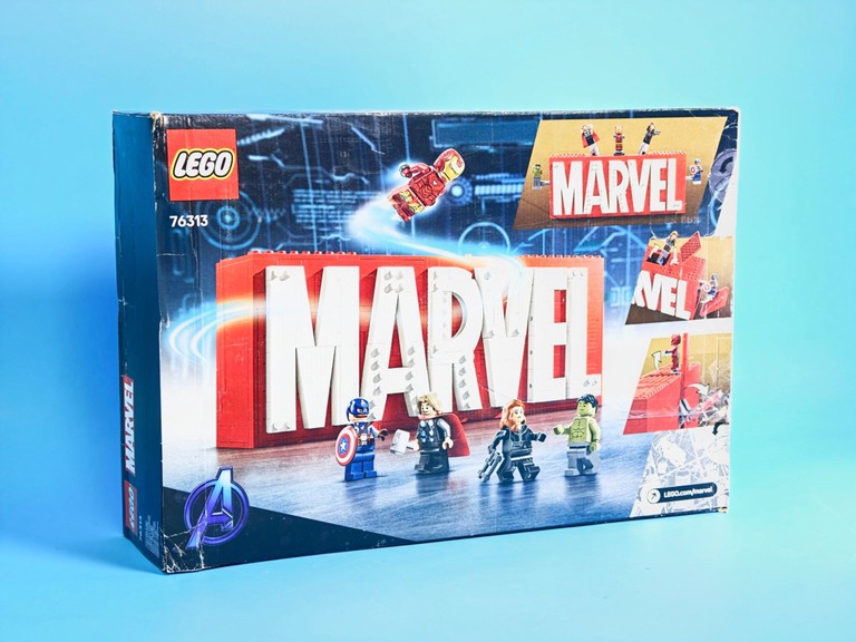 Оголошення LEGO Super Heroes Marvel Логотип і міні фігурки MARVEL 931 елемент. Новий. Б/У