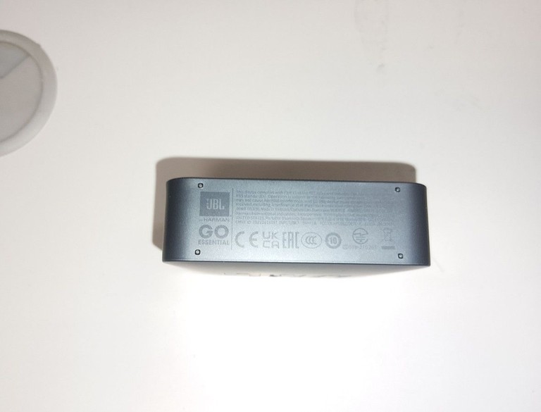 Дешиво Jbl go essential с ломбарда