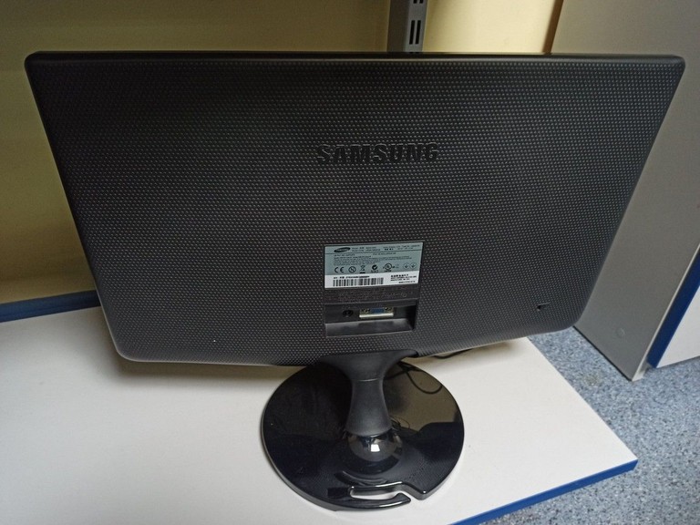 Объявление Samsung s22a100n Б/У