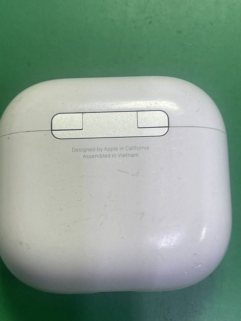 Дешиво Apple airpods 4 with active noise cancellation с ломбарда