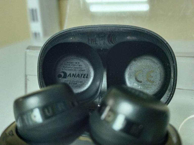 Дешево Jbl tour pro+ tws з ломбарду