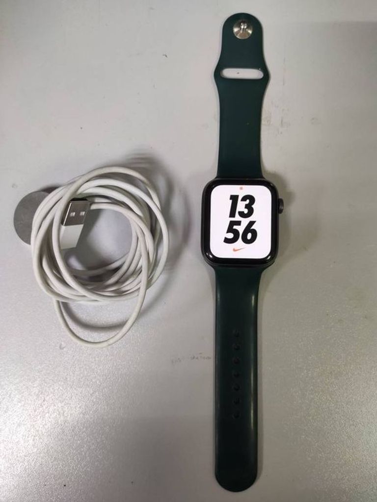 Apple watch series 5 44mm aluminum case