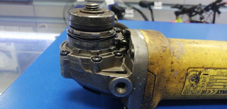 Розпродаж Dewalt DWE4237K, продавець Техноскарб