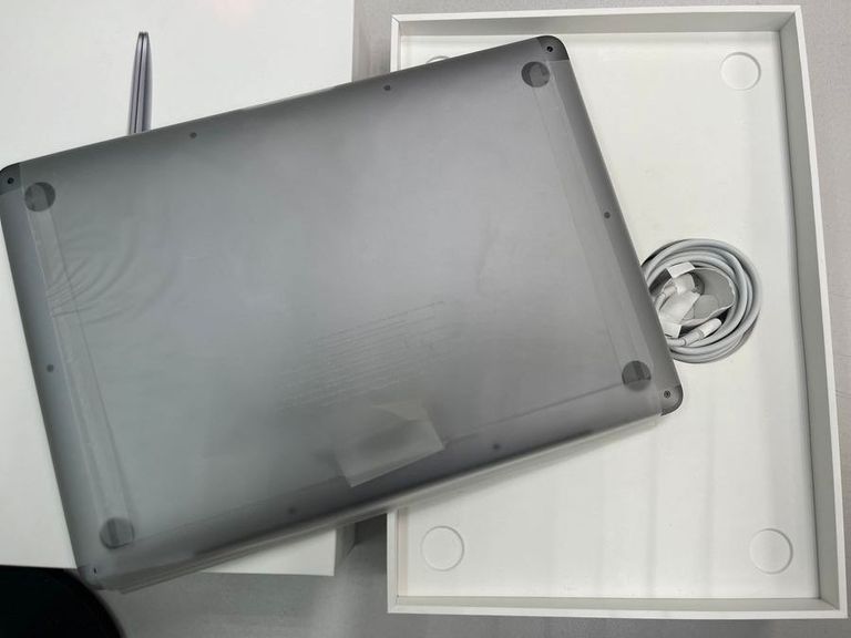 Дешево Apple MacBook Air 13'' Late 2020 з ломбарду