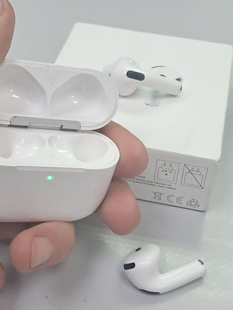 Apple airpods 4 with active noise cancellation Код:01-200744706. Изображение 5