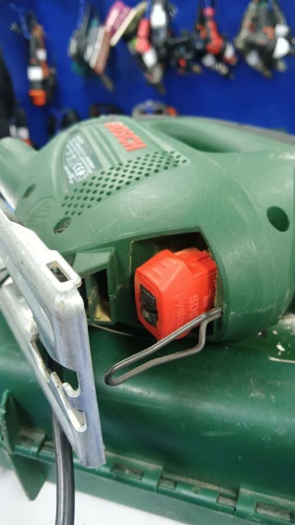 Дешиво Bosch PST 700 E (06033A0020) с ломбарда