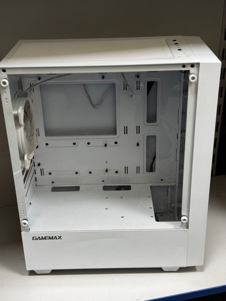 Купити Gamemax storm white Б/У