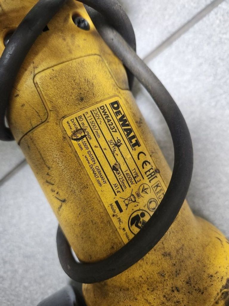 Оголошення Dewalt DWE4237 Б/У