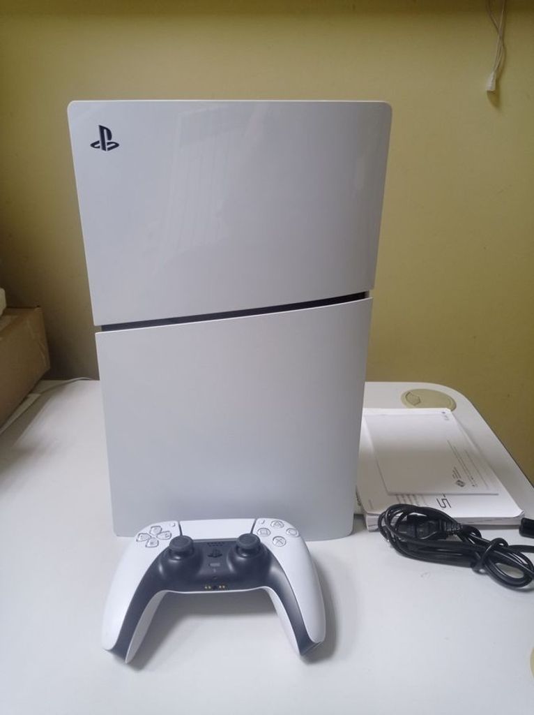 Купити Sony PlayStation 5 Slim Digital Edition 825GB White (1000040658) Б/У