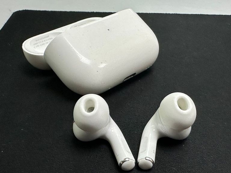 Apple airpods pro 2nd generation with magsafe charging case usb-c Код:01-200846339. Зображення 9