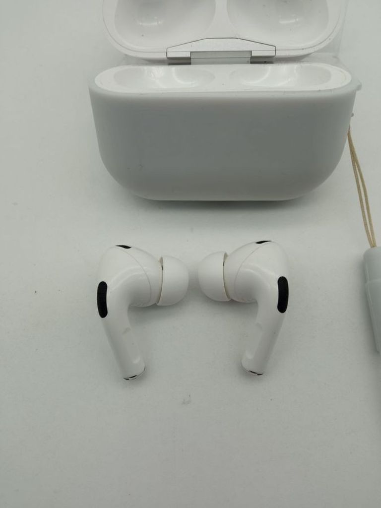 Купити Apple airpods pro 2nd generation Б/У