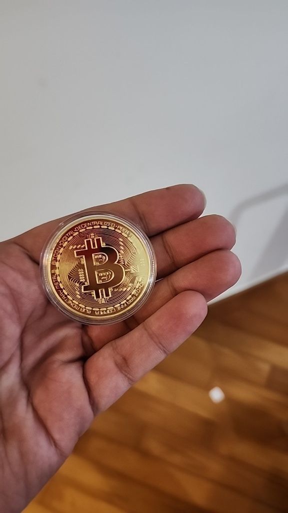 Купити біткоїн із кейсом Б/У