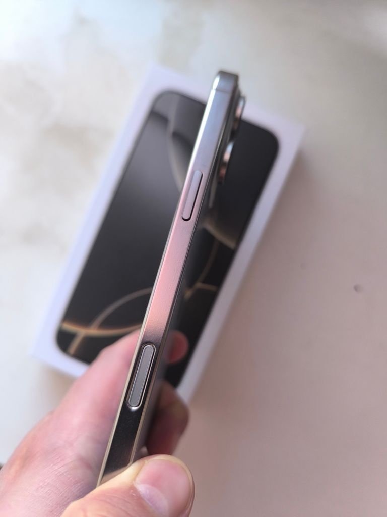 Apple iPhone 16 Pro Max 512GB Dual SIM White Titanium (MYTT3) Код:null. Зображення 8