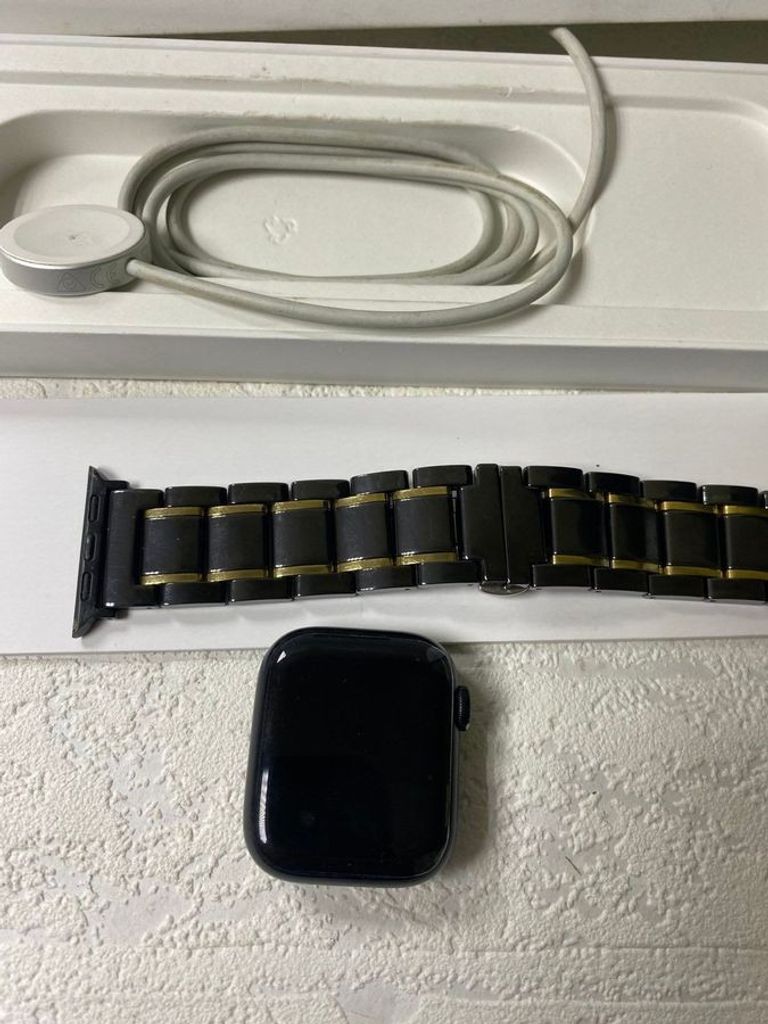 Дешево Apple watch series 8 gps 41mm aluminum case a2770 з ломбарду