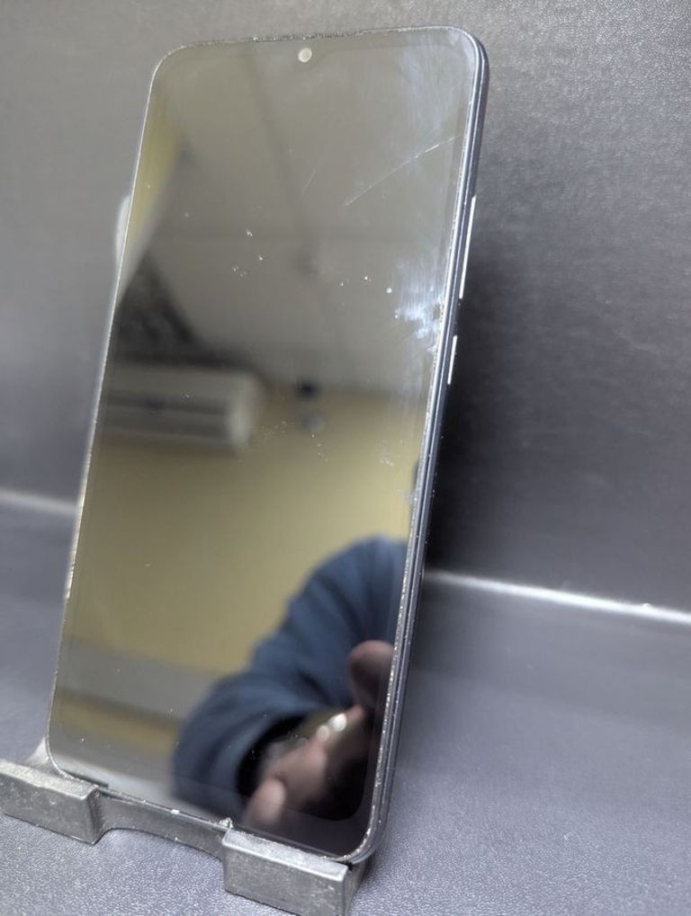 Дешево Xiaomi redmi 9a 2/32gb з ломбарду