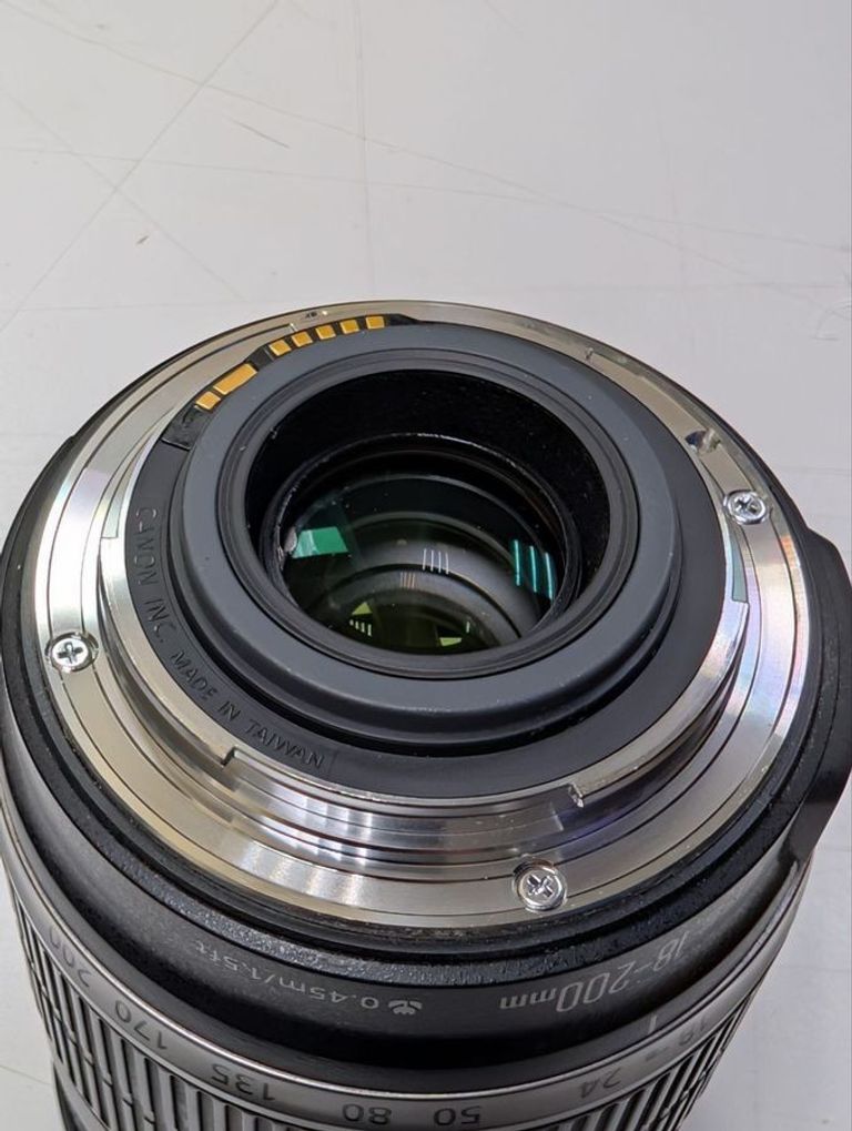 Canon ef-s 18-200mm f/3.5-5.6 is Код:01-200896703. Зображення 6