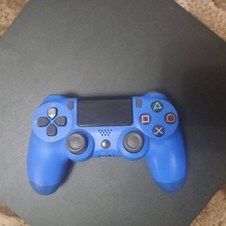 Дешево Sony Playstation 4 Pro 1TB + DualShock 4 з ломбарду