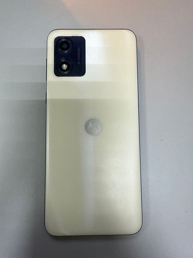 Дешево Motorola moto e13 2/64gb з ломбарду