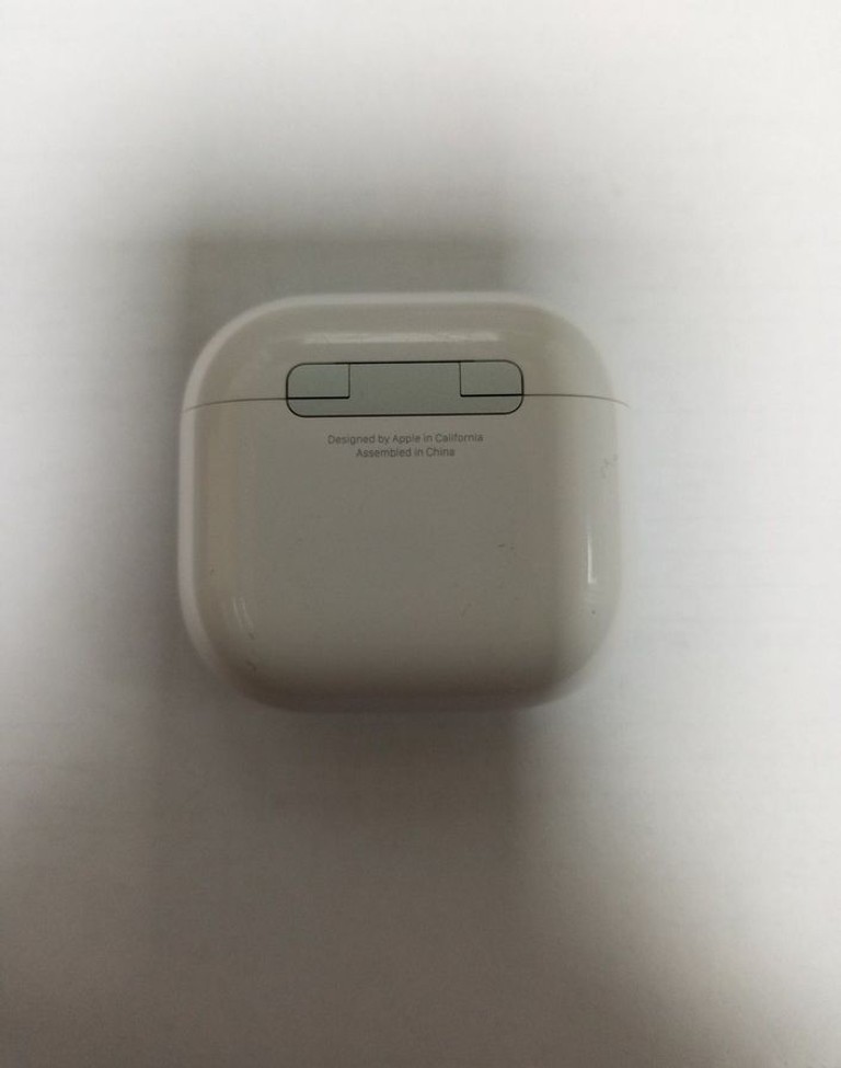 Объявление Apple airpods 4 with active noise cancellation Б/У