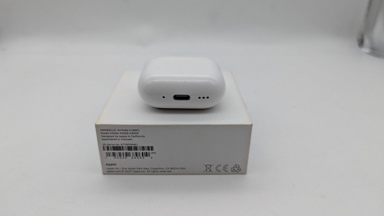 Розпродаж Apple airpods 4 with active noise cancellation, продавець Техноскарб