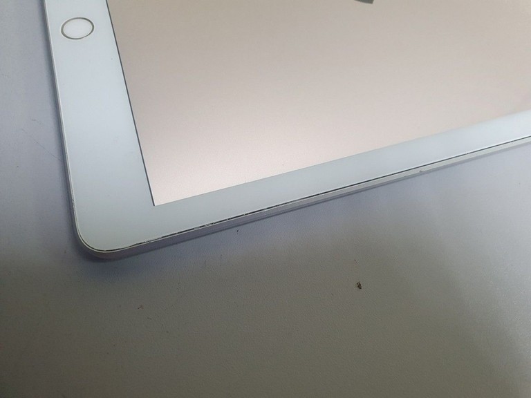 Распродажа Apple ipad 5 wifi 32gb, продавец Техноскарб