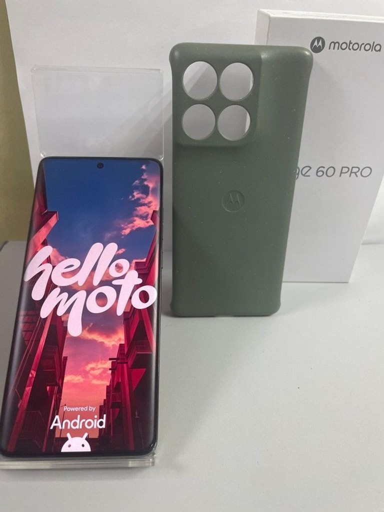 Дешево Motorola Moto Edge 60 Pro 8/256GB Sparkling Grape (PB7X0088RS) з ломбарду