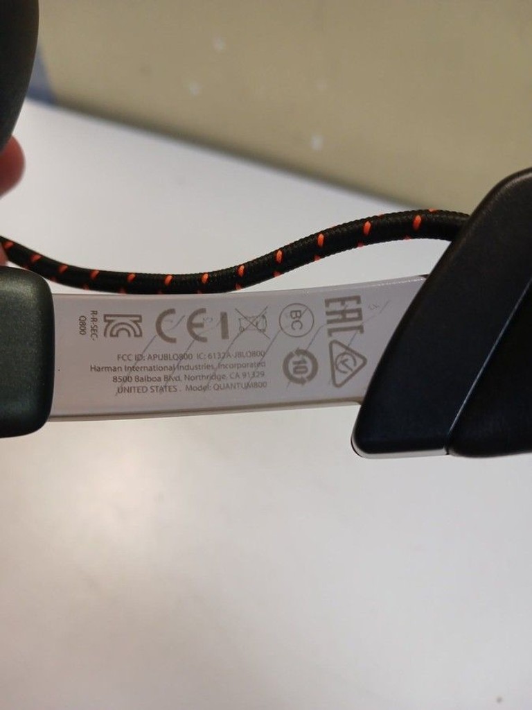 Дешево Jbl quantum 800 з ломбарду