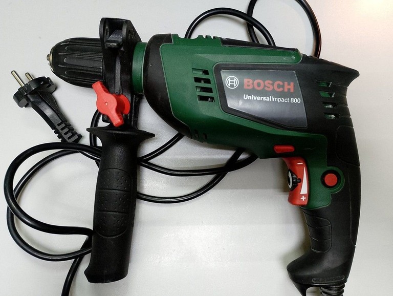 Дешиво Bosch universalimpact 800 с ломбарда