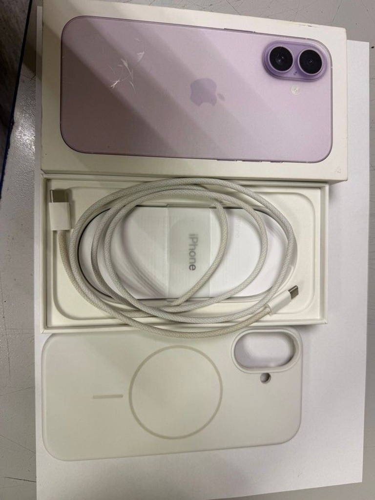 Купити Apple iPhone 17 256GB Black (MG6J4) Б/У