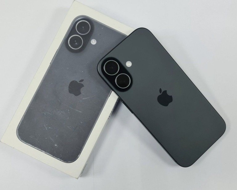 Купити Apple iPhone 17 256GB Black (MG6J4) Б/У