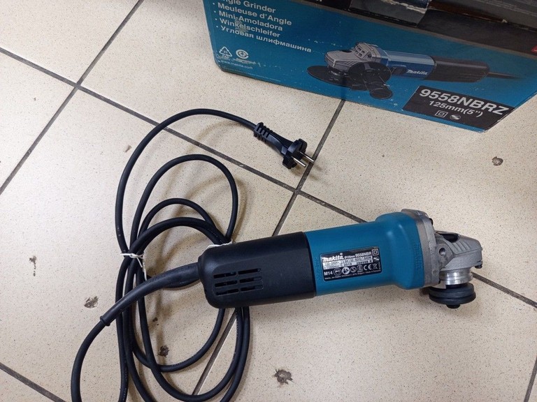Купити Makita 9558NB Б/У