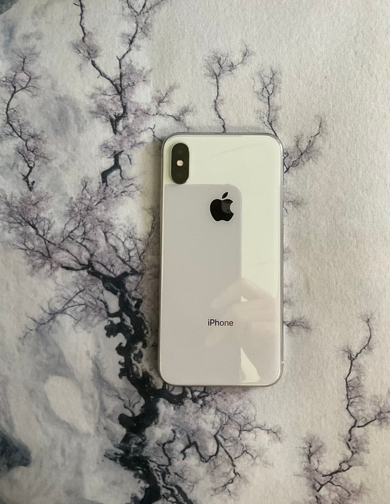 Купити Apple iPhone X 256GB Silver (MQAG2) Б/У