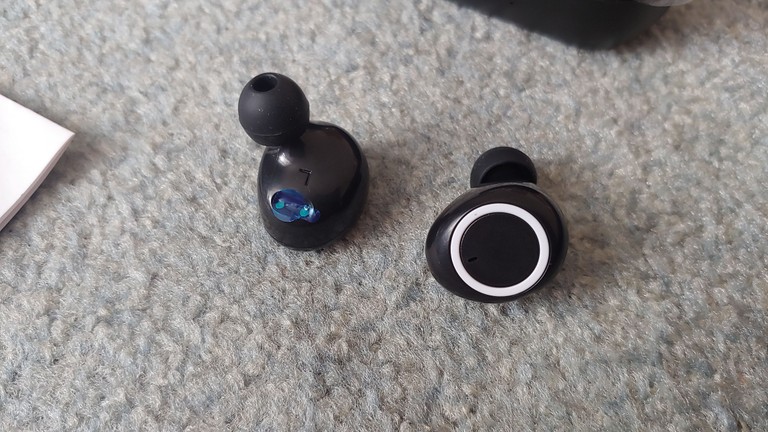 Оголошення Наушники Bluetooth Микрофон Беспроводные Хороший Бассистый Звук Индикатор заряда Новые Б/У