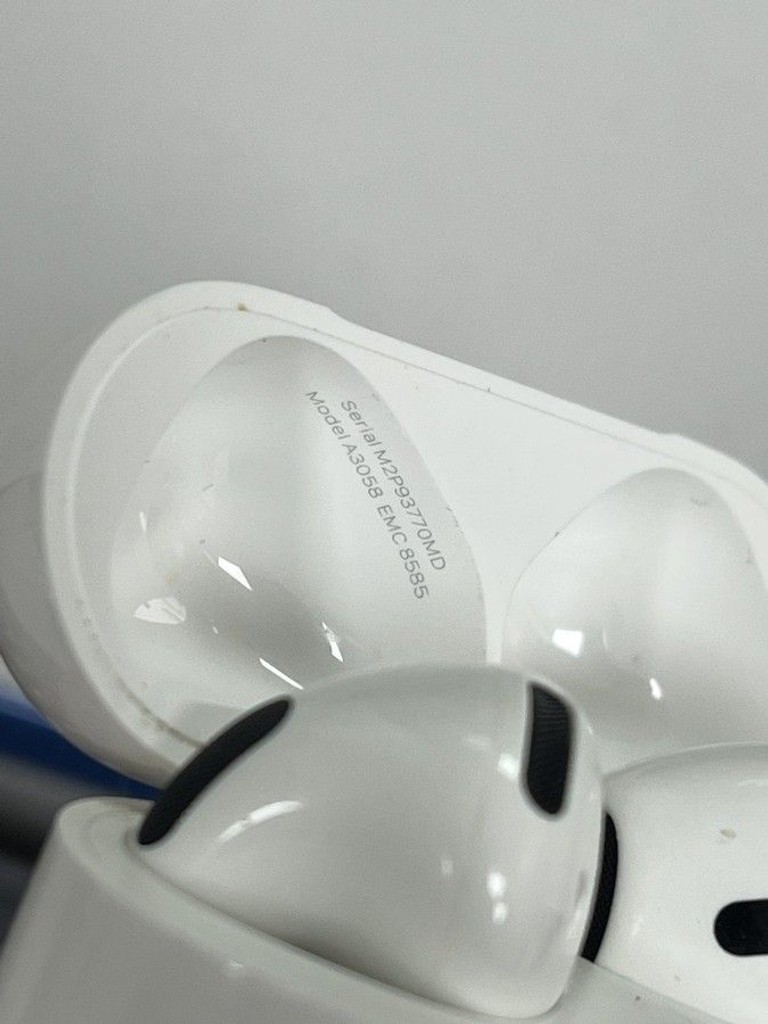 Дешиво Apple airpods 4 с ломбарда