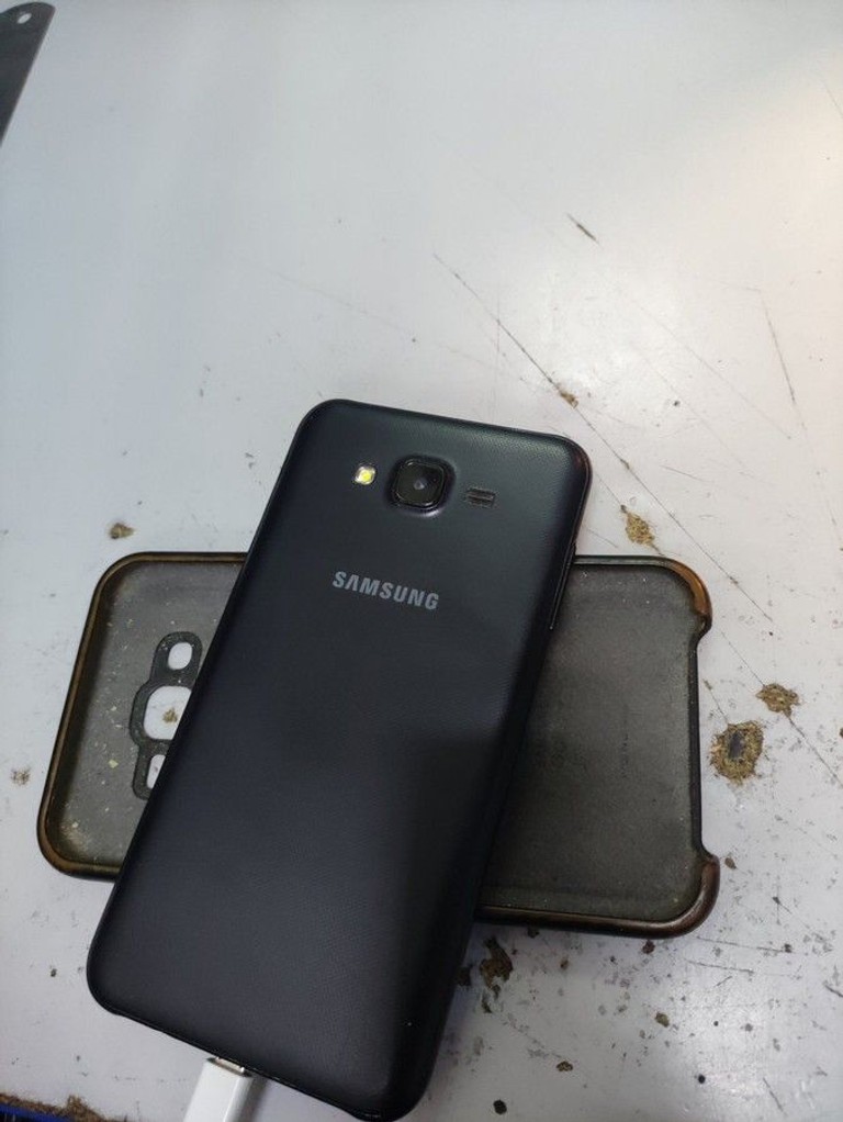 Дешиво Samsung galaxy j7 neo sm-j701f 16gb с ломбарда