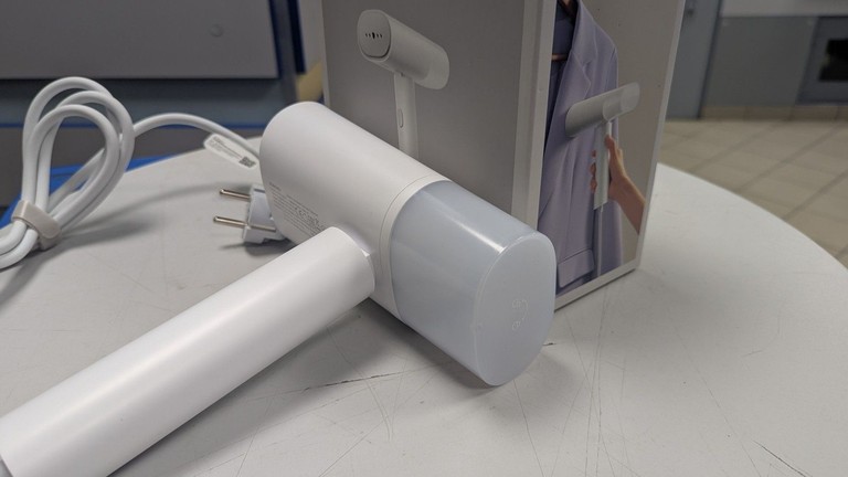 Дешиво Xiaomi handheld garment steamer с ломбарда