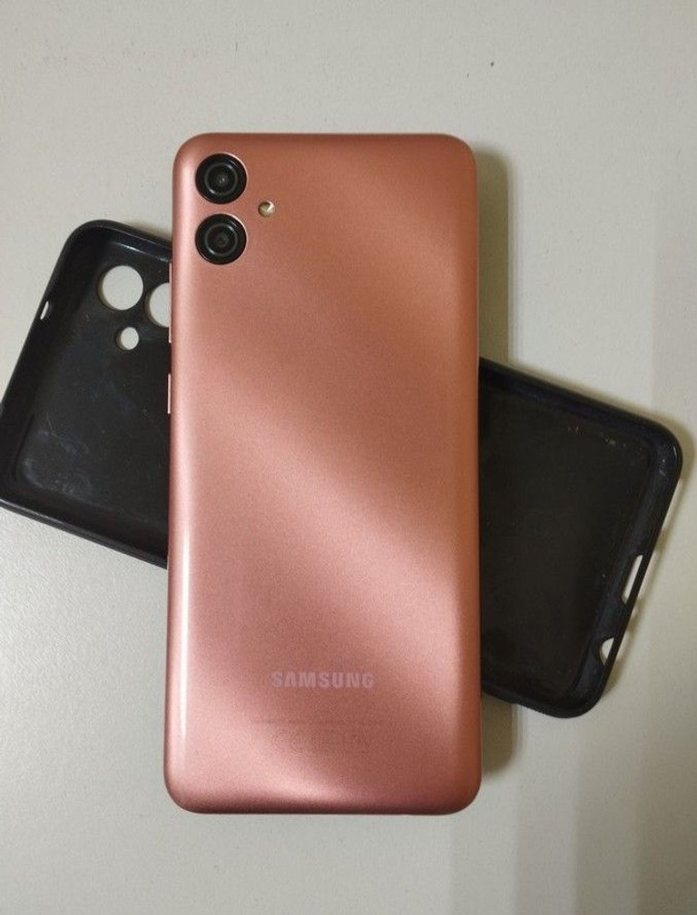 Дешиво Samsung galaxy a04e 3/64gb sm-a042 с ломбарда