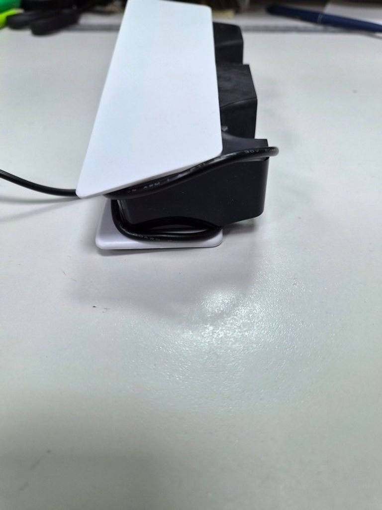 Дешево Sony dualsense charging station cfi-zds1 з ломбарду