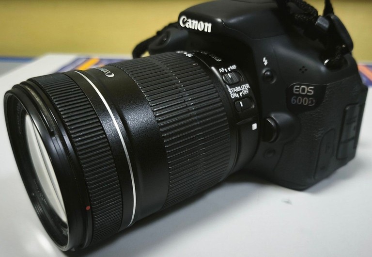 Объявление Canon eos 600d / efs 18-135 1:3.5-5.6 is Б/У
