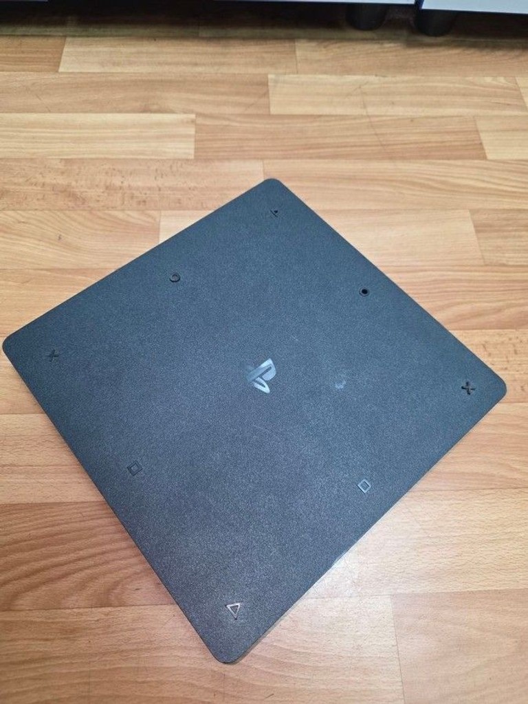 Дешево  Sony PlayStation 4 Slim 1TB Black з ломбарду
