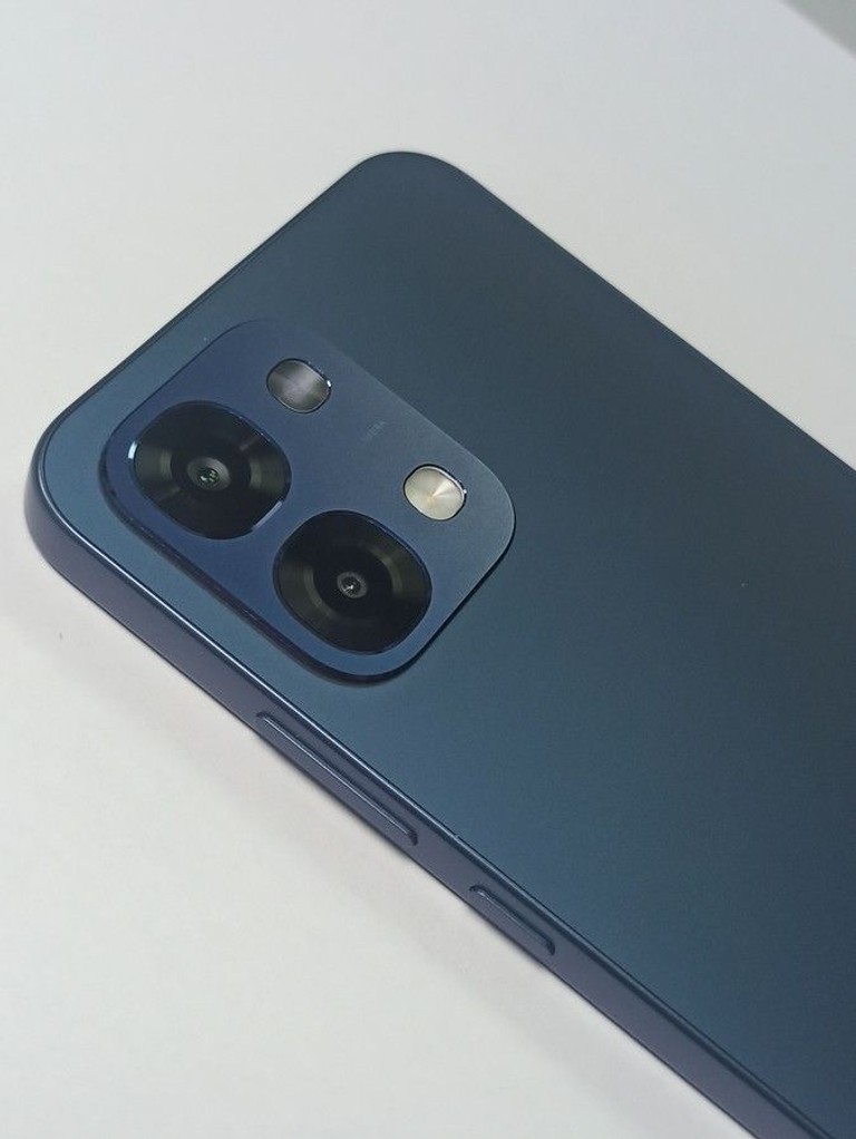 Дешиво Oppo a6 pro 4g 8/256gb с ломбарда