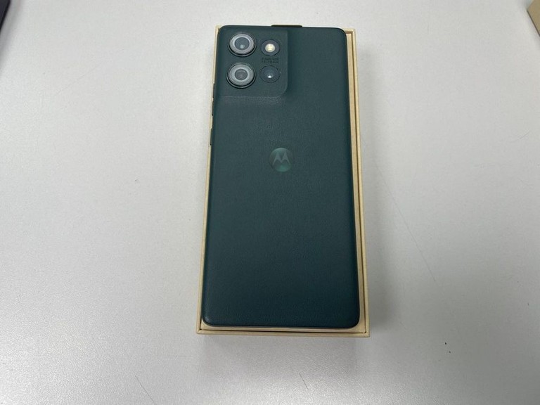 Дешиво Motorola edge 50 12/512 с ломбарда