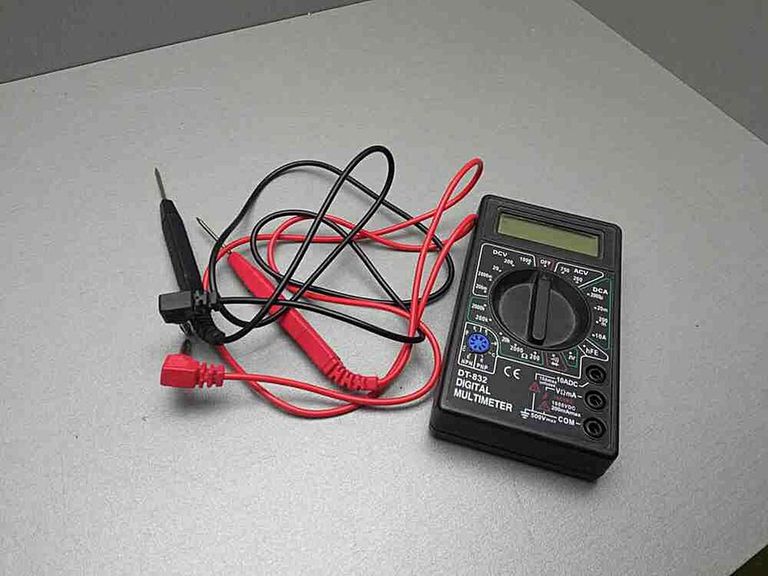 Купить  Digital Multimeter DT-832 Б/У
